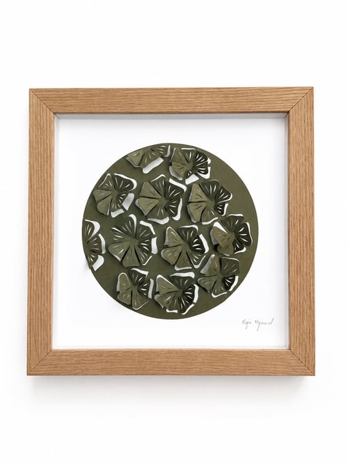 20x20cm, 3D papercut, oliven, indrammet 