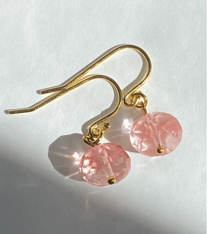 Earrings with cherry quartz 