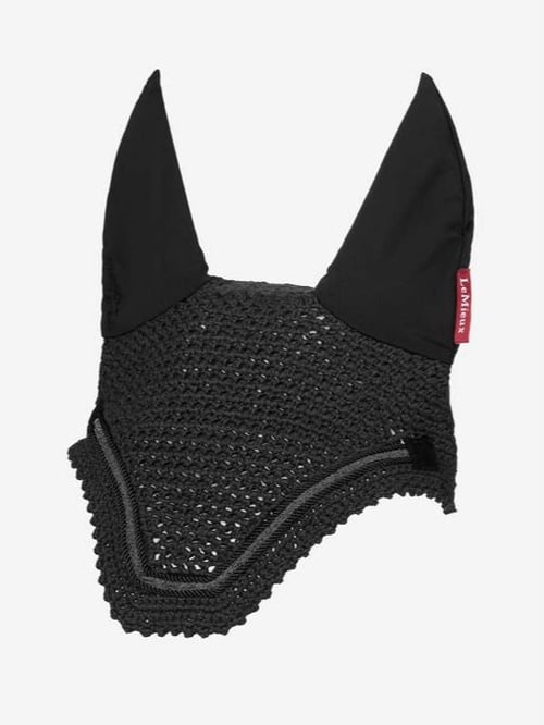 Sort hesteluemade med hæklede detaljer og fastsyede ører, mærket med rød label "LeMieux". (1)