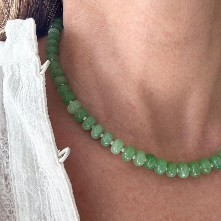 HALSKÆDE LYSEGRØN JADE billede 4