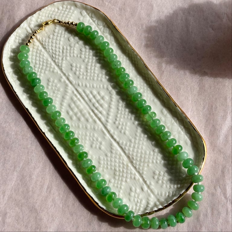 HALSKÆDE LYSEGRØN JADE billede 3