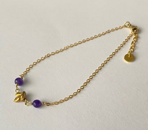 Bracelet with purple beads and vintage leaf  (2)