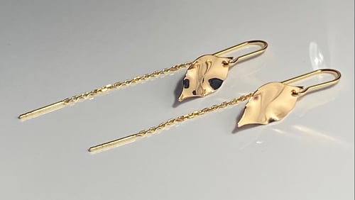 Chain earrings with wavy leaves  (2)