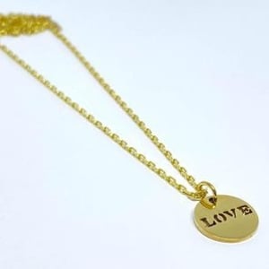 LOVE necklace  – produktbillede