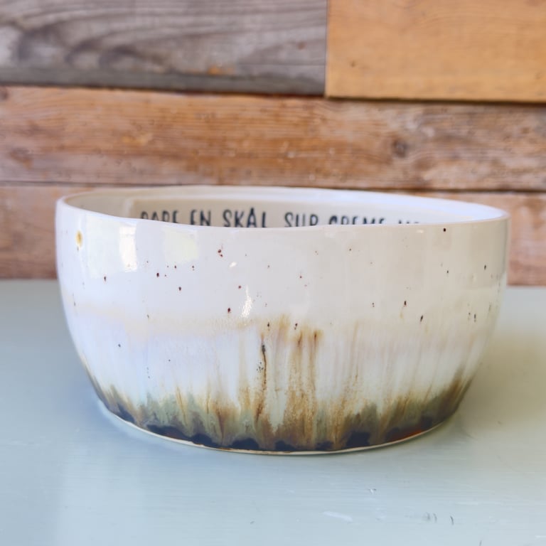 Bare en skål sur creme med løg, 2. sortering billede 3