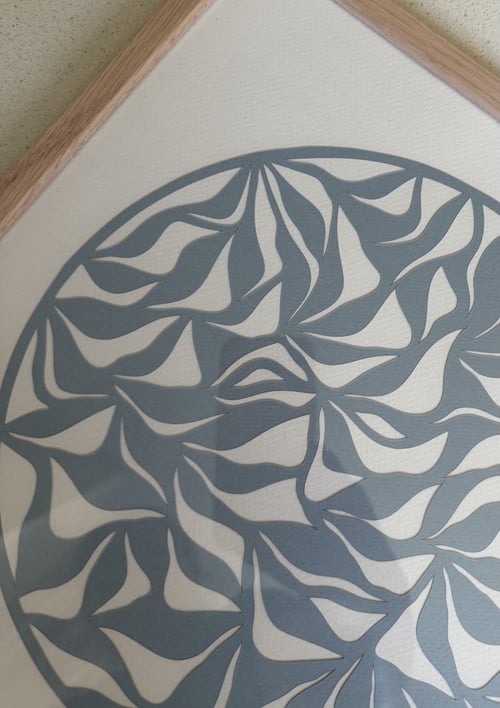 30x30cm, papercut, dueblå, indrammet  (2)