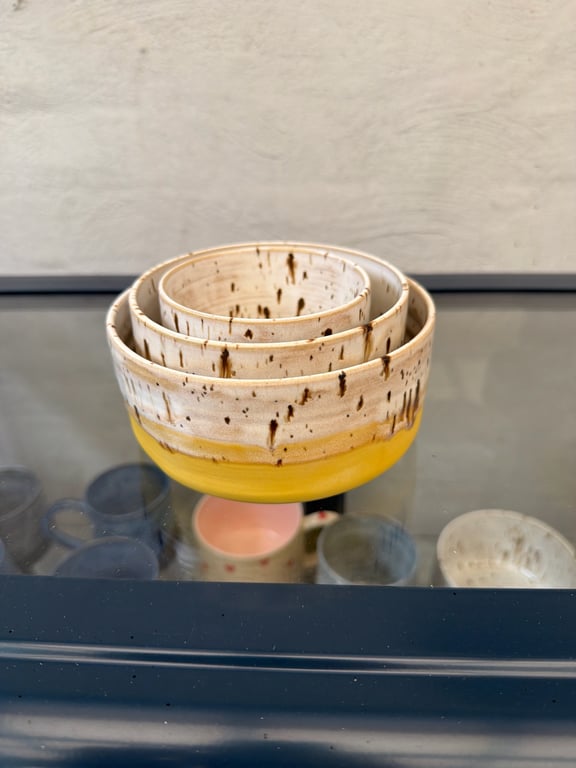 3 gule skåle 