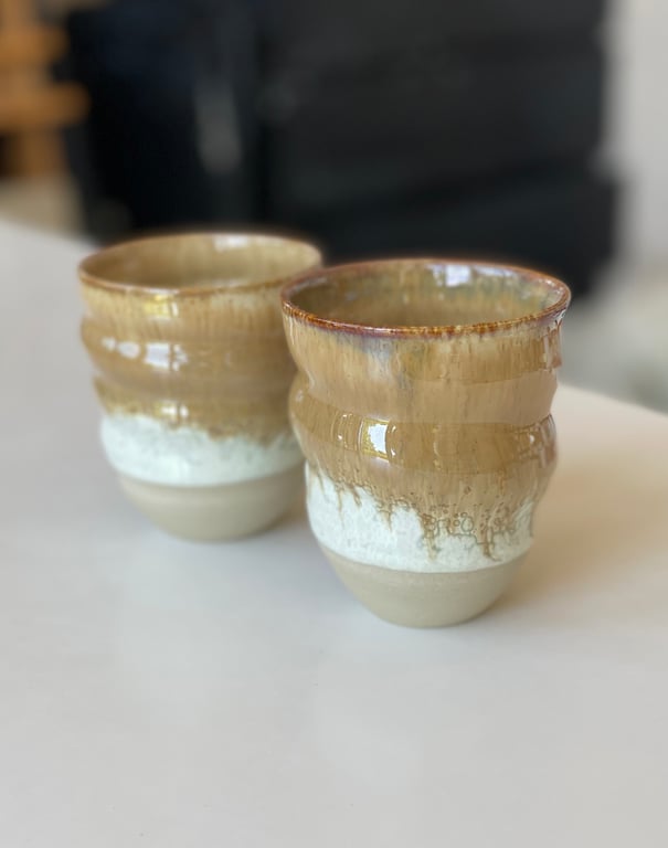 Kop, Cortado - spiraldrejet, cremrehvid/brun