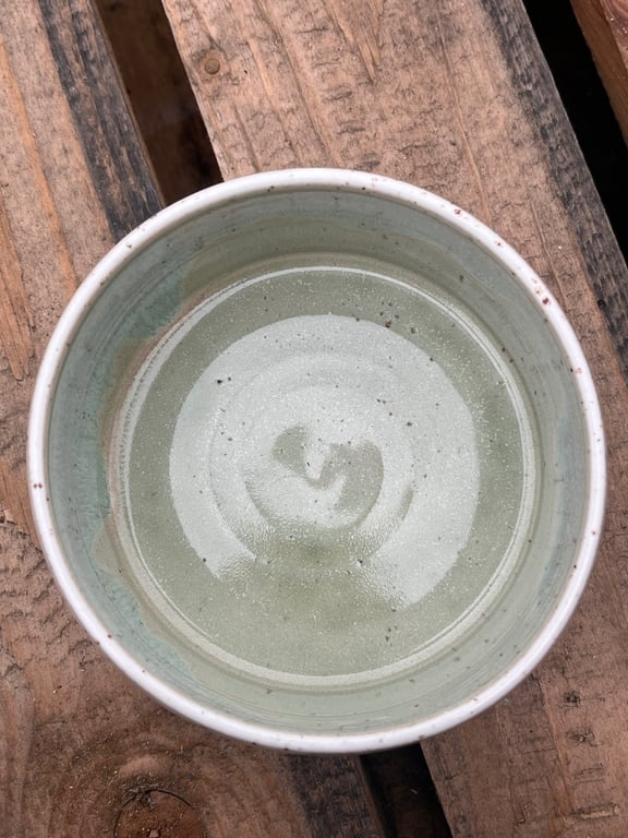 Grøn slikskål. D: 13. H: 6,5 cm billede 3