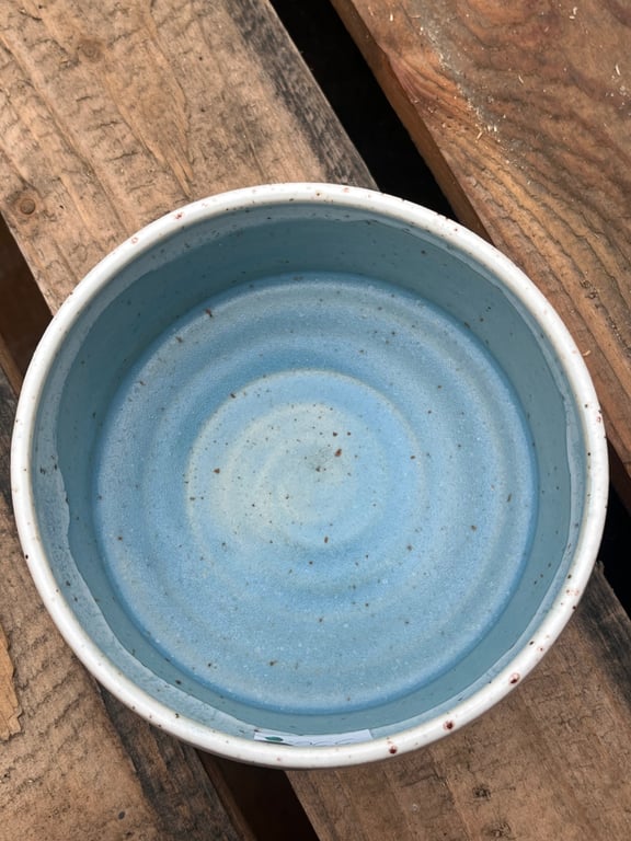 Lyseblå slikskål. D: 13. H: 6 cm billede 3