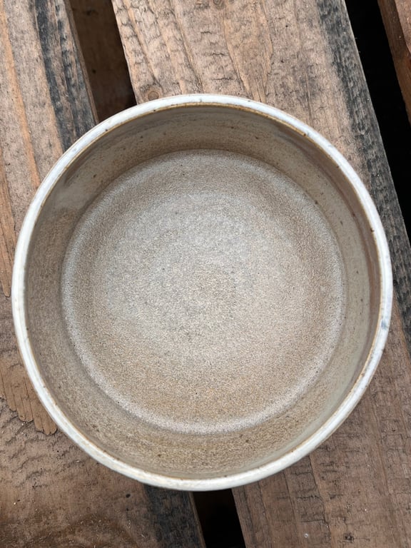 Sandfarvet Hyggeskål. D: 12,5. H: 6.5 cm billede 3
