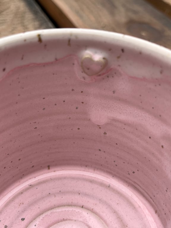 Lyserød kaffebønne kop med tekst. 350 ml. H: 8 cm billede 3