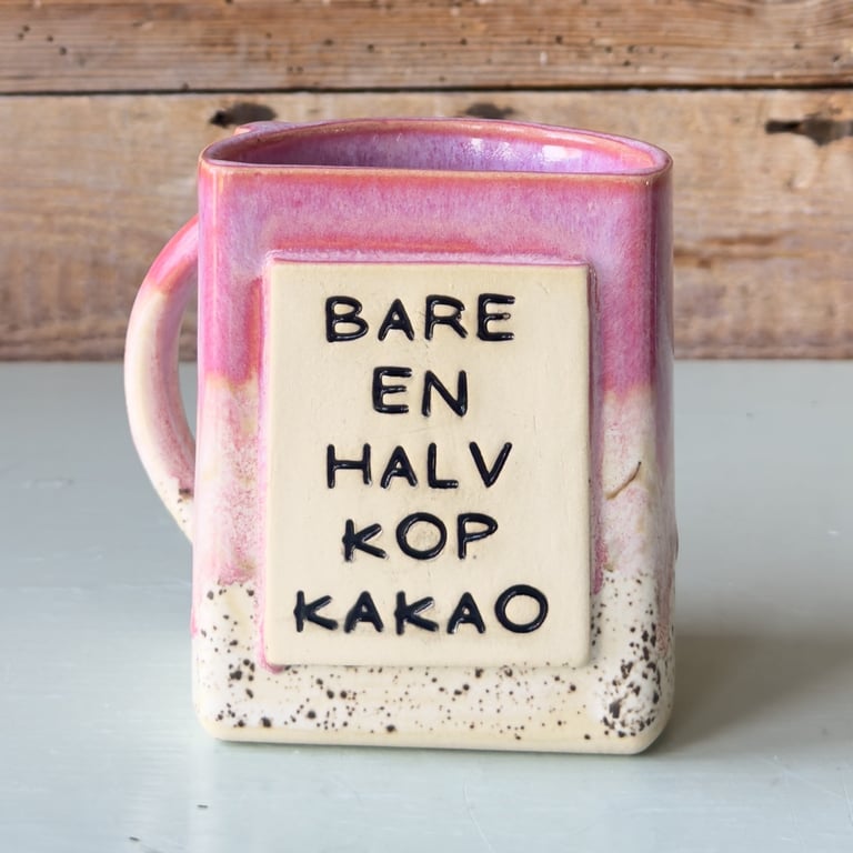 En halv kop kakao, nr. 9, med skønhedsfejl