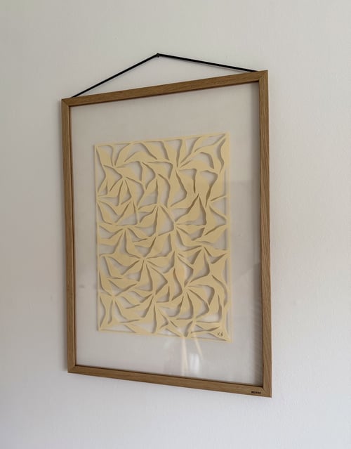 A3, papercut, pastelgul, indrammet  (2)