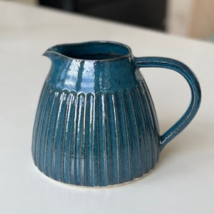 Kande m. riller, havblå - 1,5 liter – produktbillede