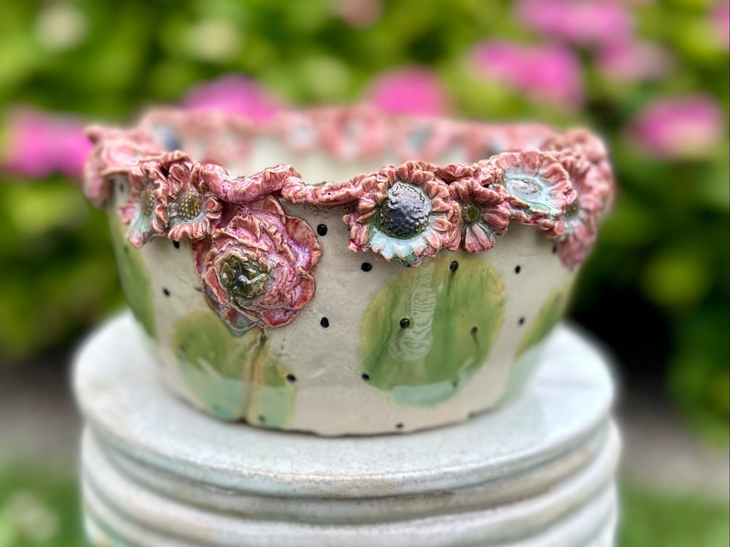 Nedsat stor blomster skål