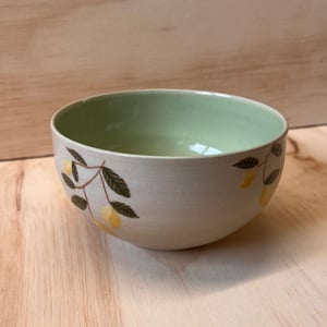 Mellem stor skål med citroner  – produktbillede