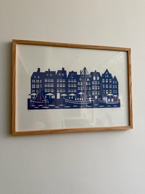 A3, papercut, kongeblå, indrammet  billede 2