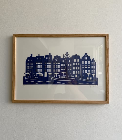A3, “Nyhavn”, papercut, kongeblå, indrammet  (3)