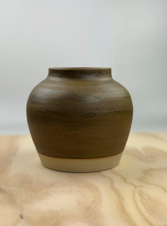 Vase i varme jordfarver - Højde 15,5 cm