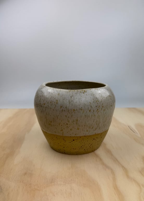 Vase i naturlige nuancer - Højde 11 cm