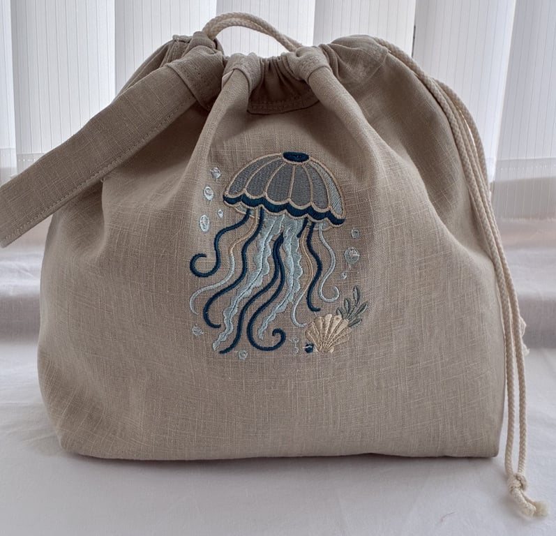 Companion projektpose - Ocean: Jellyfish 