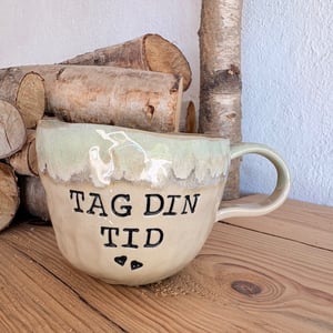 “Tag din tid” håndformet krus. – produktbillede