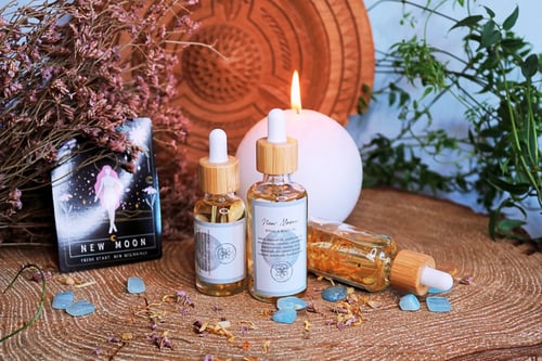 New Moon Oil | nye begyndelser og indre klarhed (1)