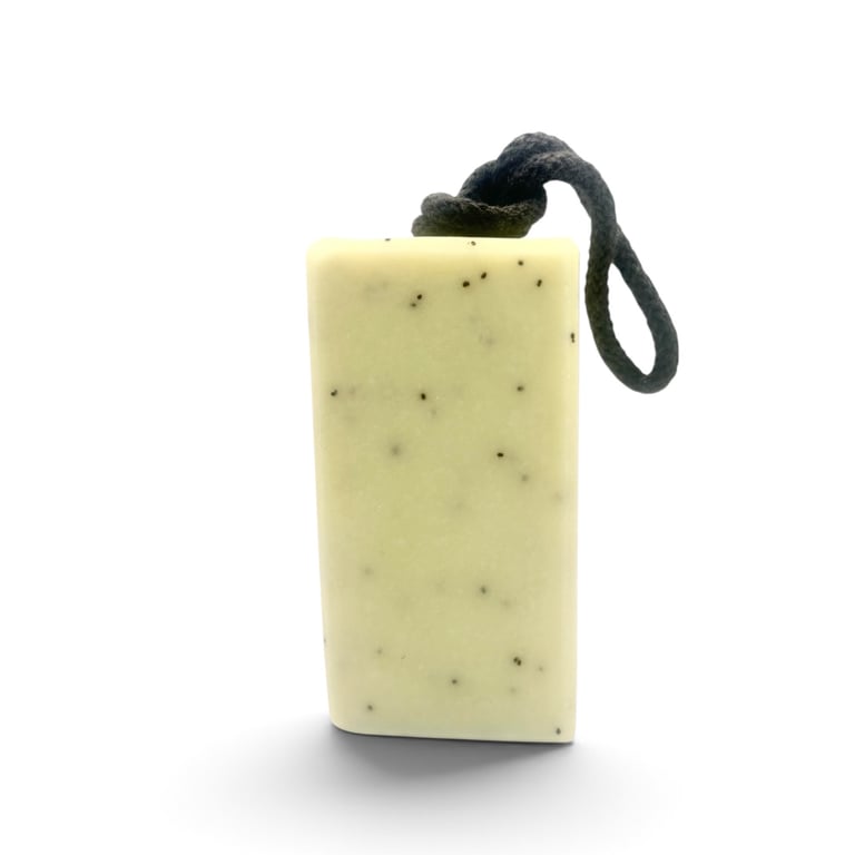 Poppy Scrub · håndlavet sæbe på snor
