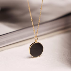Sort obsidian cirkelvedhæng halskæde guld - Nyhed – produktbillede