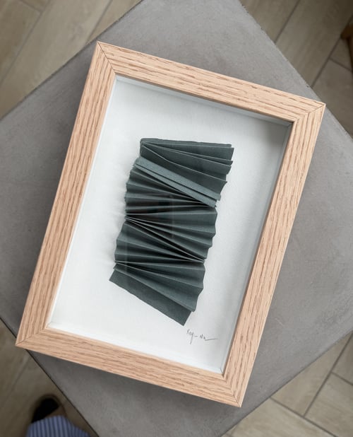 15x21cm, relief, petrol, indrammet 