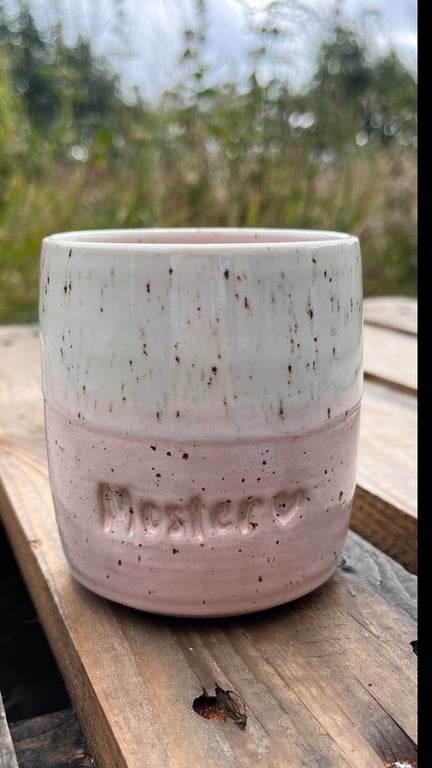 Lyserød moster kop. 400 ml. H: 9,5 cm