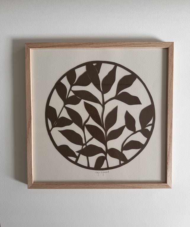 30x30cm, papercut, mørkebrun, indrammet 