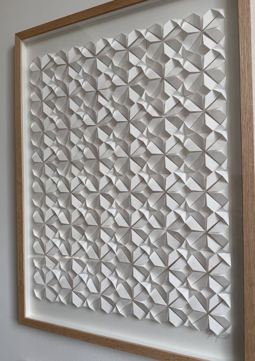 50x70cm, foldet værk, hvid, indrammet  (3)