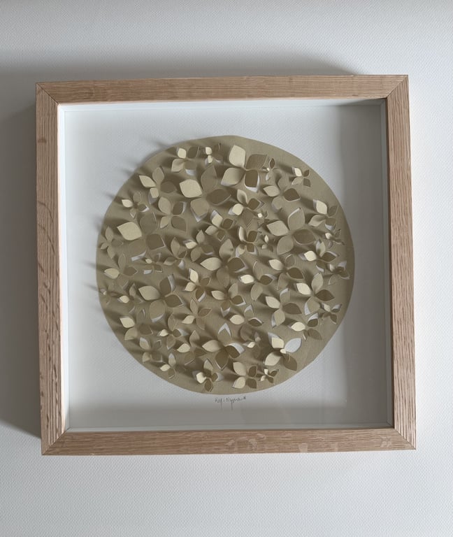 30x30cm, 3D papercut, beige, indrammet 