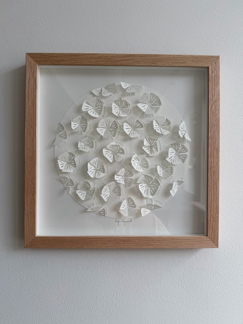 30x30cm, 3D papercut, indrammet 