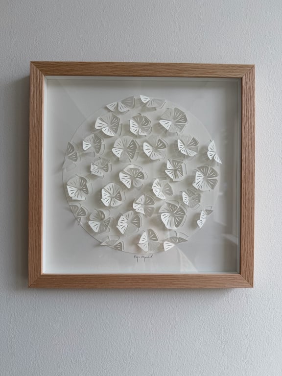 30x30cm, 3D papercut, indrammet 