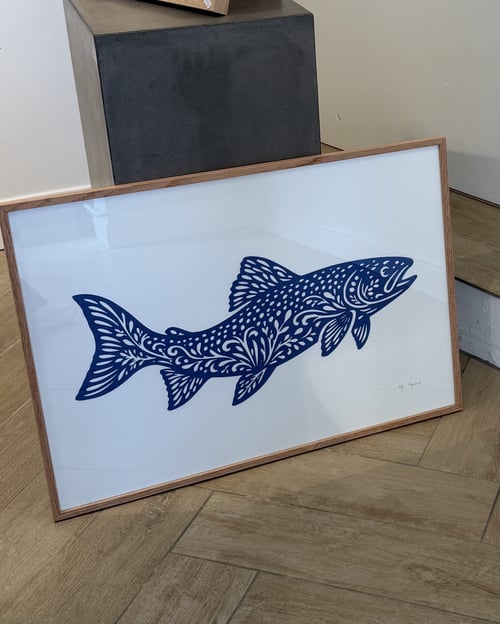 50x70cm, papercut, kongeblå, indrammet 