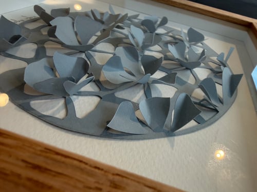 20x20cm, 3D papercut, dueblå, indrammet  (2)
