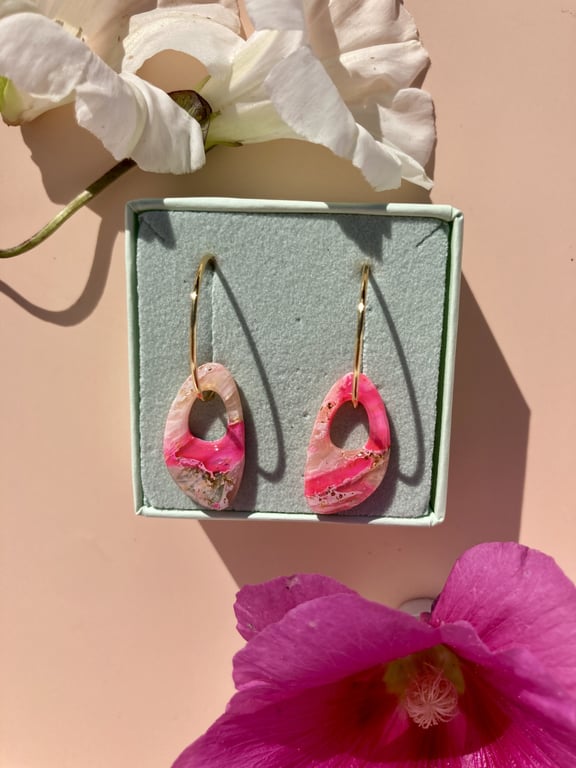 pink/hvid/grøn med forgyldt sølv
