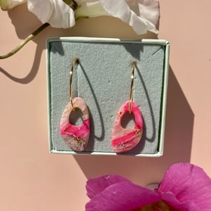 pink/hvid/grøn med forgyldt sølv  – produktbillede