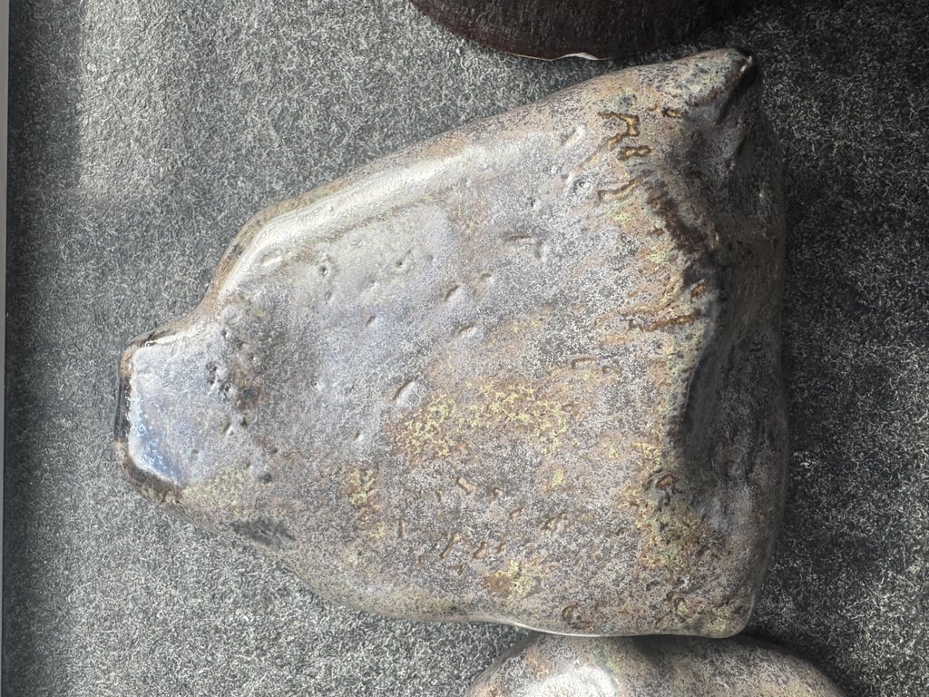 DIS - sten vægskulptur