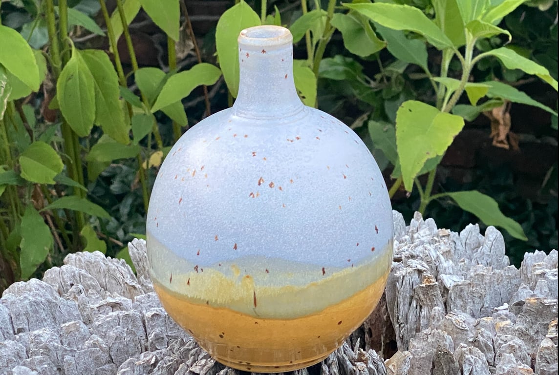 vase i korngul farve 17 høj x 13 cm bred