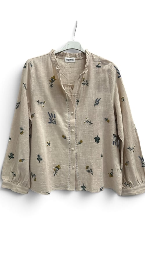 Naya cotton shirt, Beige w flowers. Findes i str 38-44 (2)