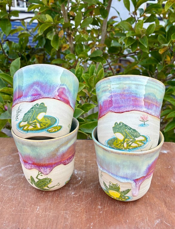 Cracks Frogs Tumblers