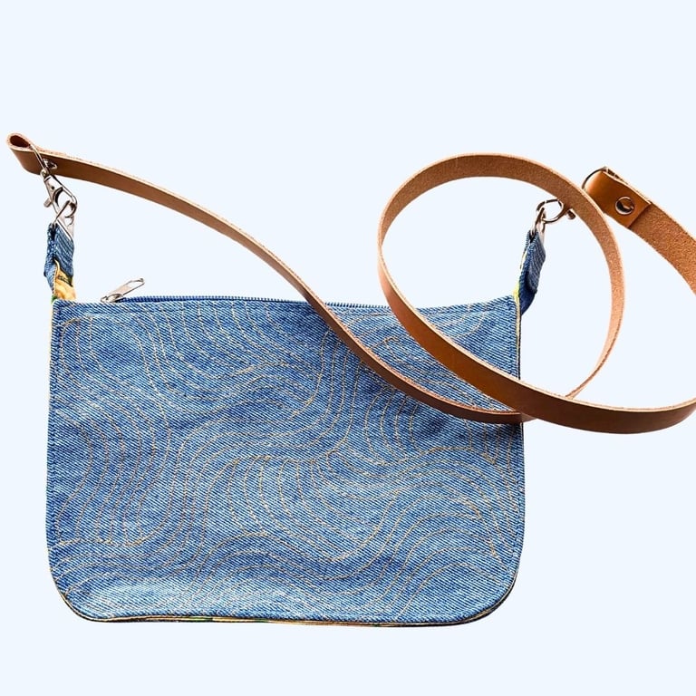 Banja  Crossbody 1