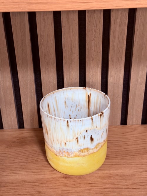 Gul vase (2)