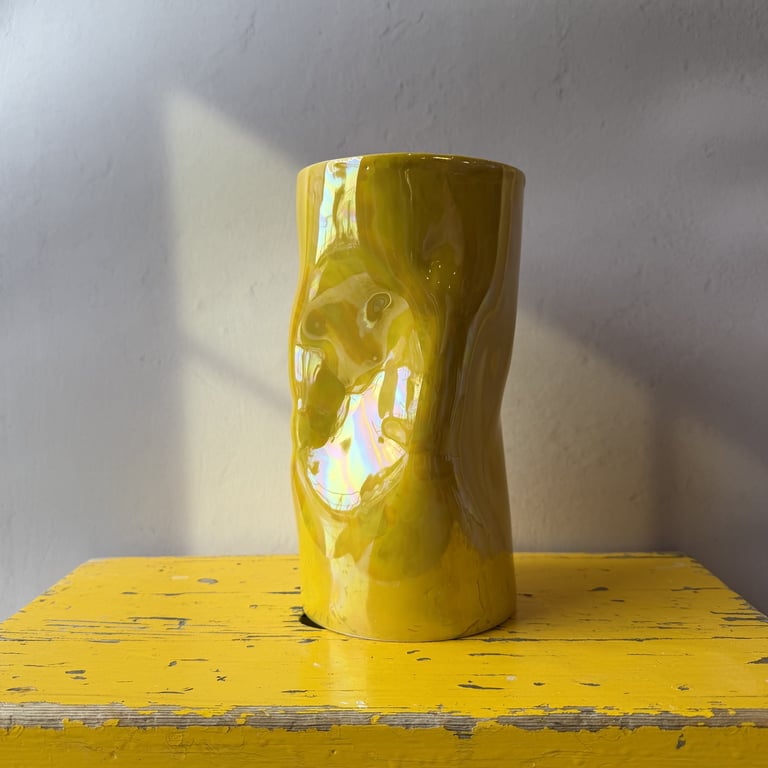 Krøllet vase gul