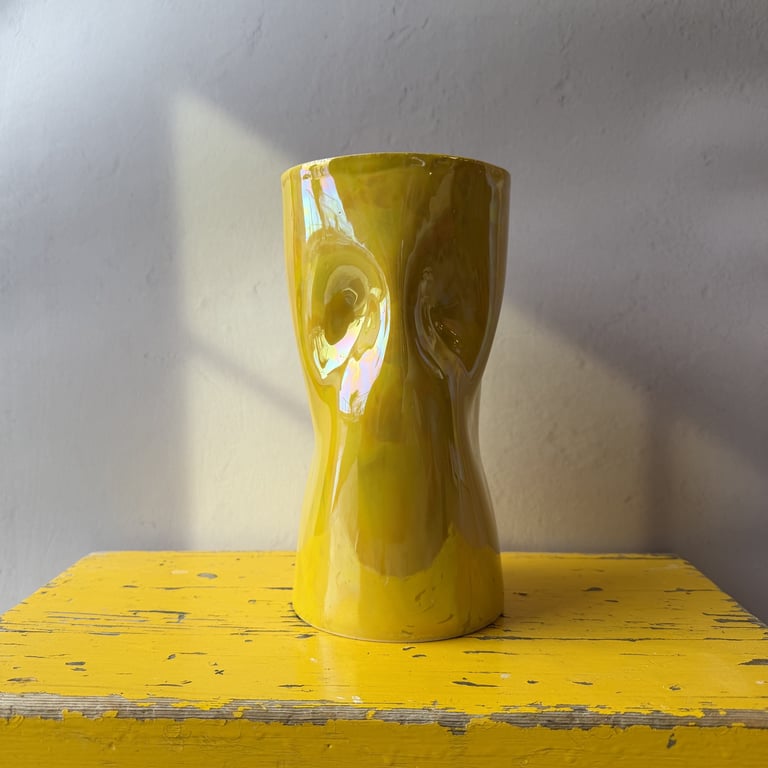 Krøllet vase gul billede 2