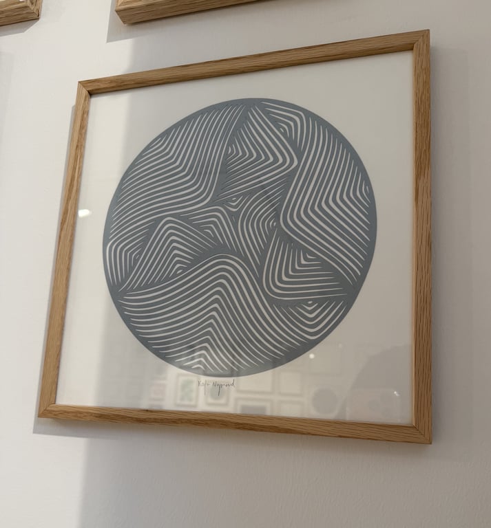 30x30cm, papercut, dueblå, indrammet 